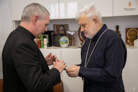 Австралійські єпископи відвідали зранені війною Київ, Ірпінь та Бучу Австралійські єпископи відвідали зранені війною Київ, Ірпінь та Бучу