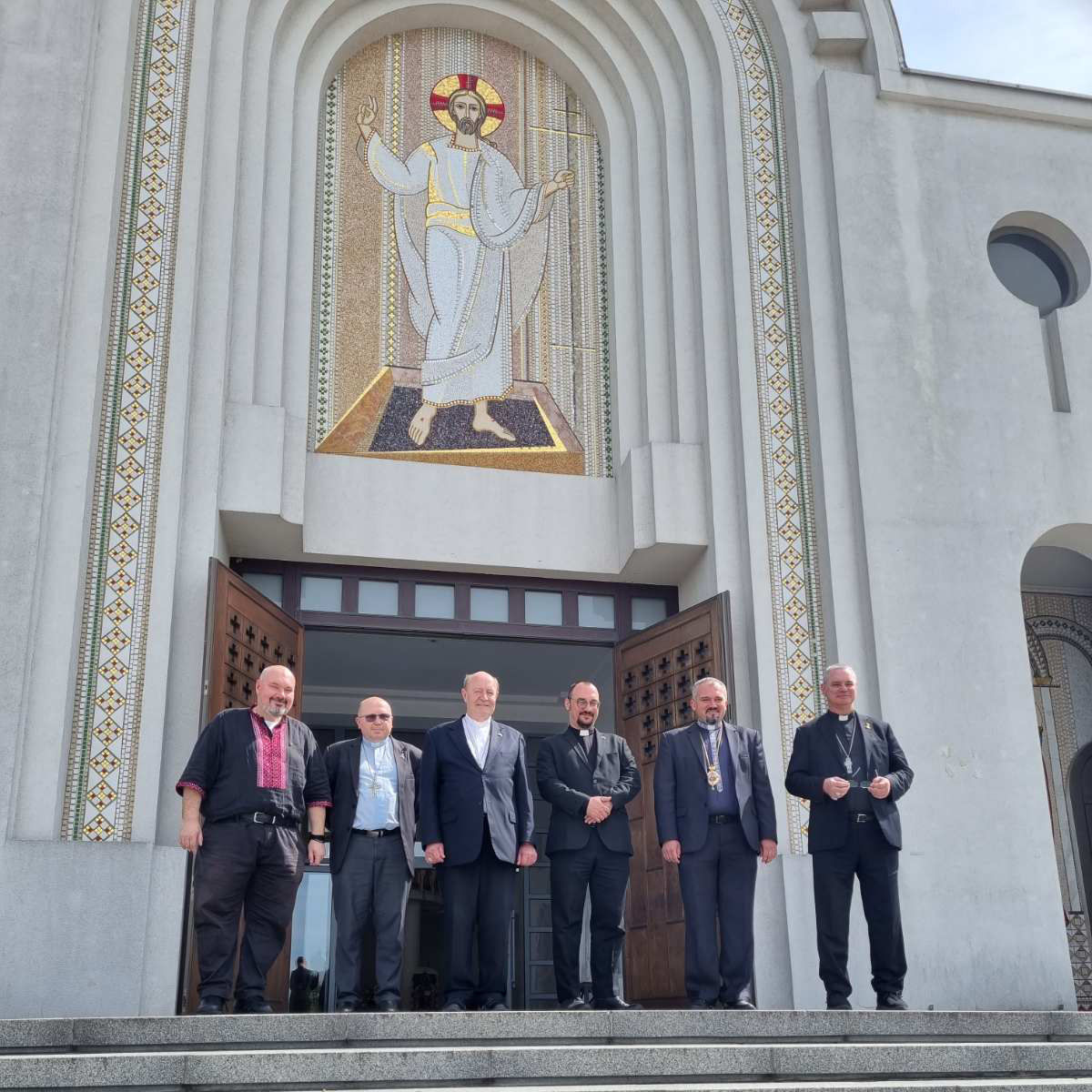 Австралійські єпископи відвідали зранені війною Київ, Ірпінь та Бучу Австралійські єпископи відвідали зранені війною Київ, Ірпінь та Бучу