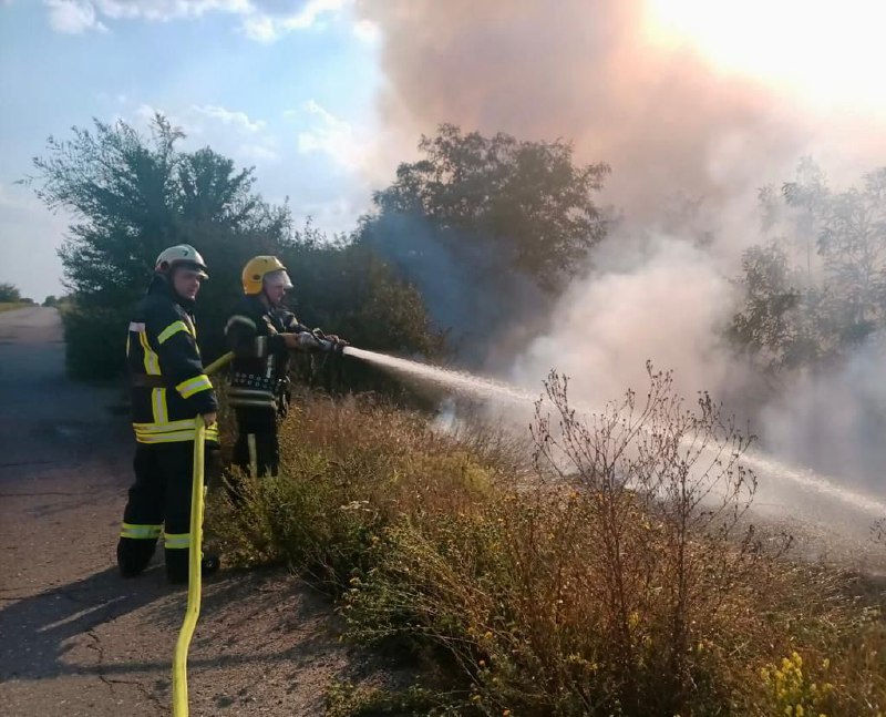 Знову палають екосистеми Херсонщини
Постійні ворожі обстріли та спекотна погода призводять до масштабних пожеж на відкритих територіях. Знову палають екосистеми Херсонщини
Постійні ворожі обстріли та спекотна погода призводять до масштабних пожеж на відкритих територіях.