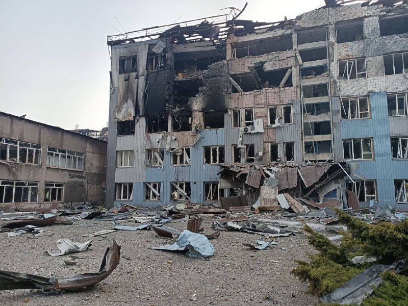 😢"Ми ховалися у бомбосховищі металургійного комбінату, а коли вийшли – місто було зруйноване" 😢"Ми ховалися у бомбосховищі металургійного комбінату, а коли вийшли – місто було зруйноване"