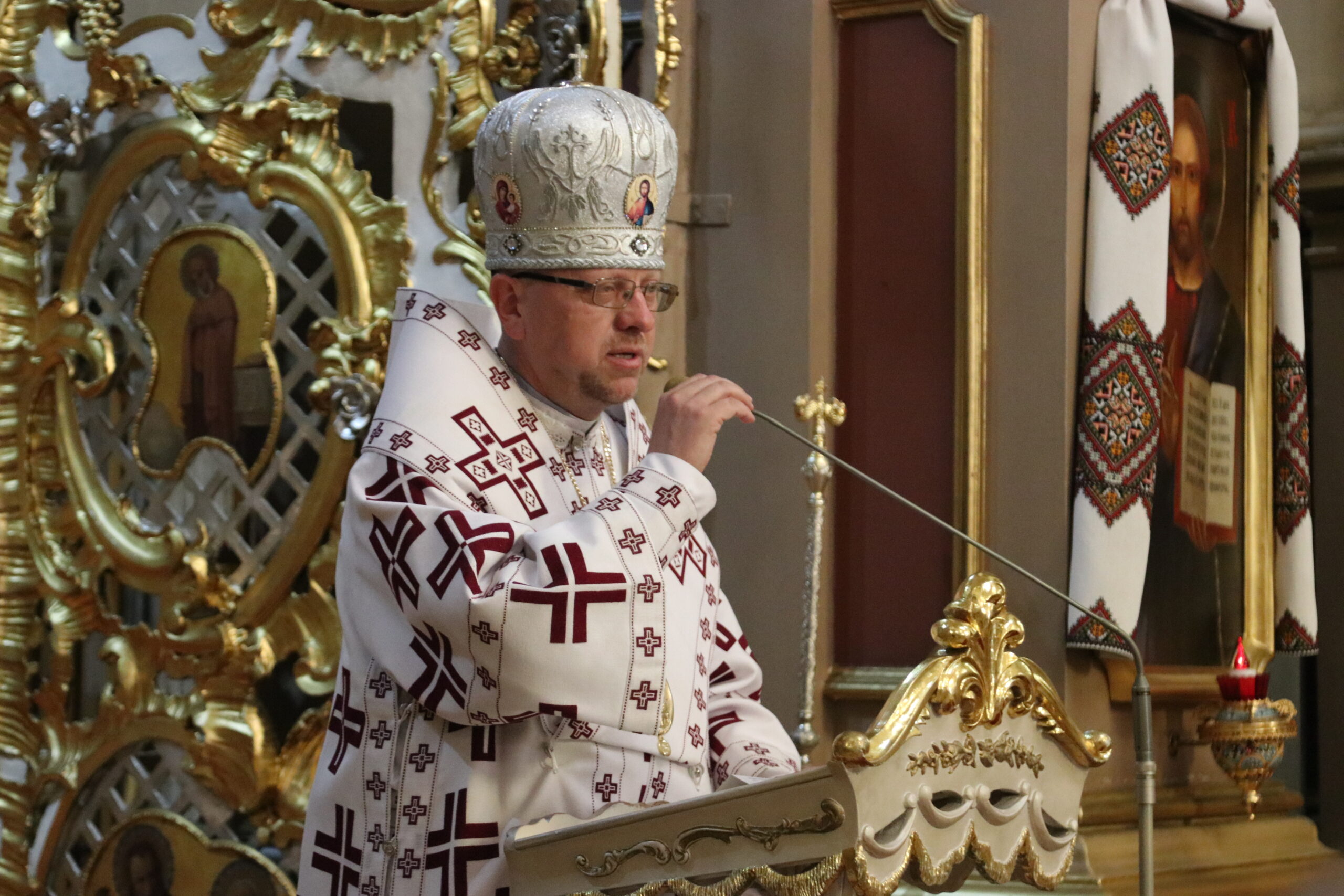 «До служіння священника належить також зцілення людей», — Владика Володимир звершив священниче рукоположення диякона Сергія Довби «До служіння священника належить також зцілення людей», — Владика Володимир звершив священниче рукоположення диякона Сергія Довби