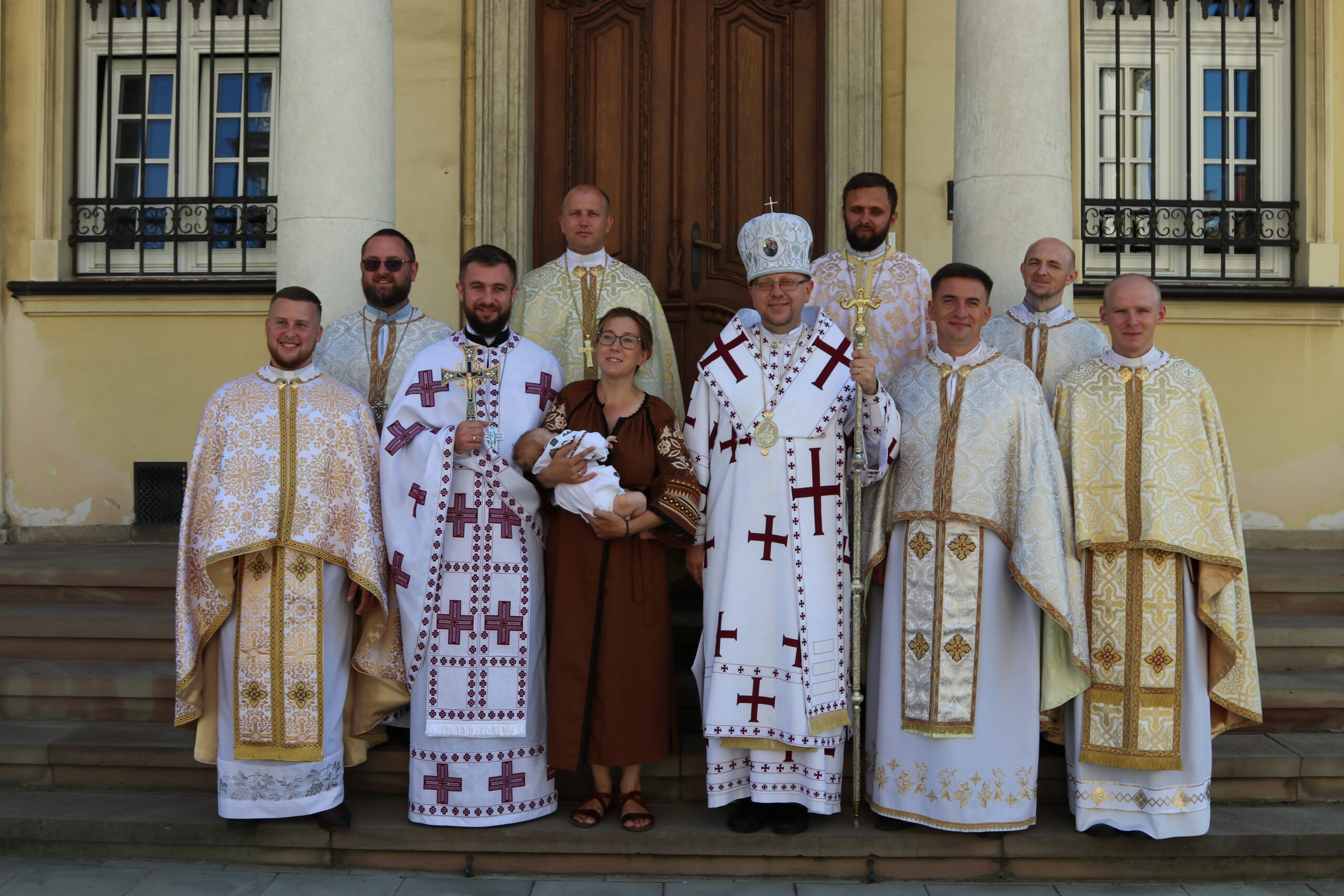 «Дорогий співбрате, прийми дар священства та вдало орудуй ним!» — Владика Володимир звершив священниче рукоположення диякона Юрія Тиса «Дорогий співбрате, прийми дар священства та вдало орудуй ним!» — Владика Володимир звершив священниче рукоположення диякона Юрія Тиса