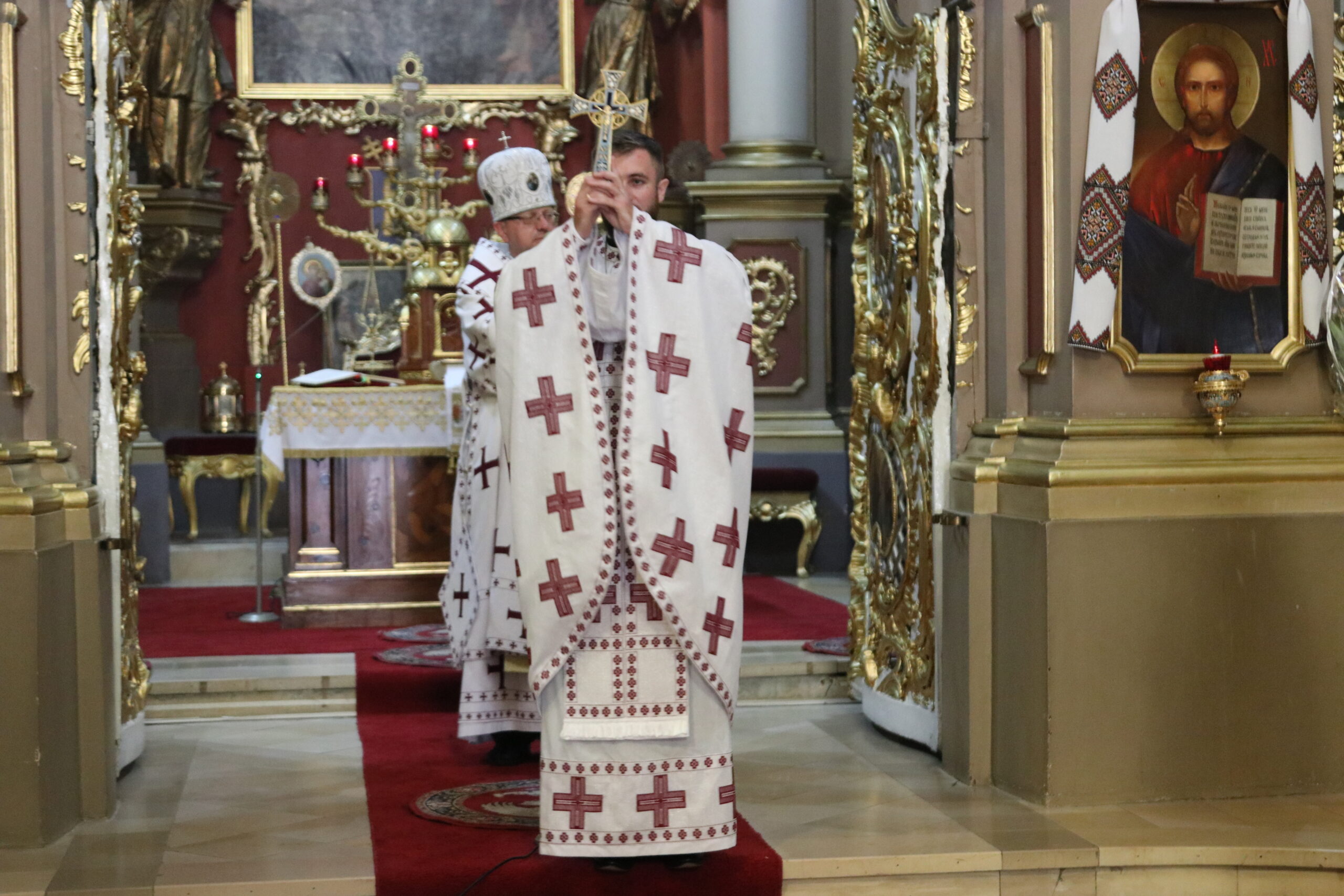 «Дорогий співбрате, прийми дар священства та вдало орудуй ним!» — Владика Володимир звершив священниче рукоположення диякона Юрія Тиса «Дорогий співбрате, прийми дар священства та вдало орудуй ним!» — Владика Володимир звершив священниче рукоположення диякона Юрія Тиса