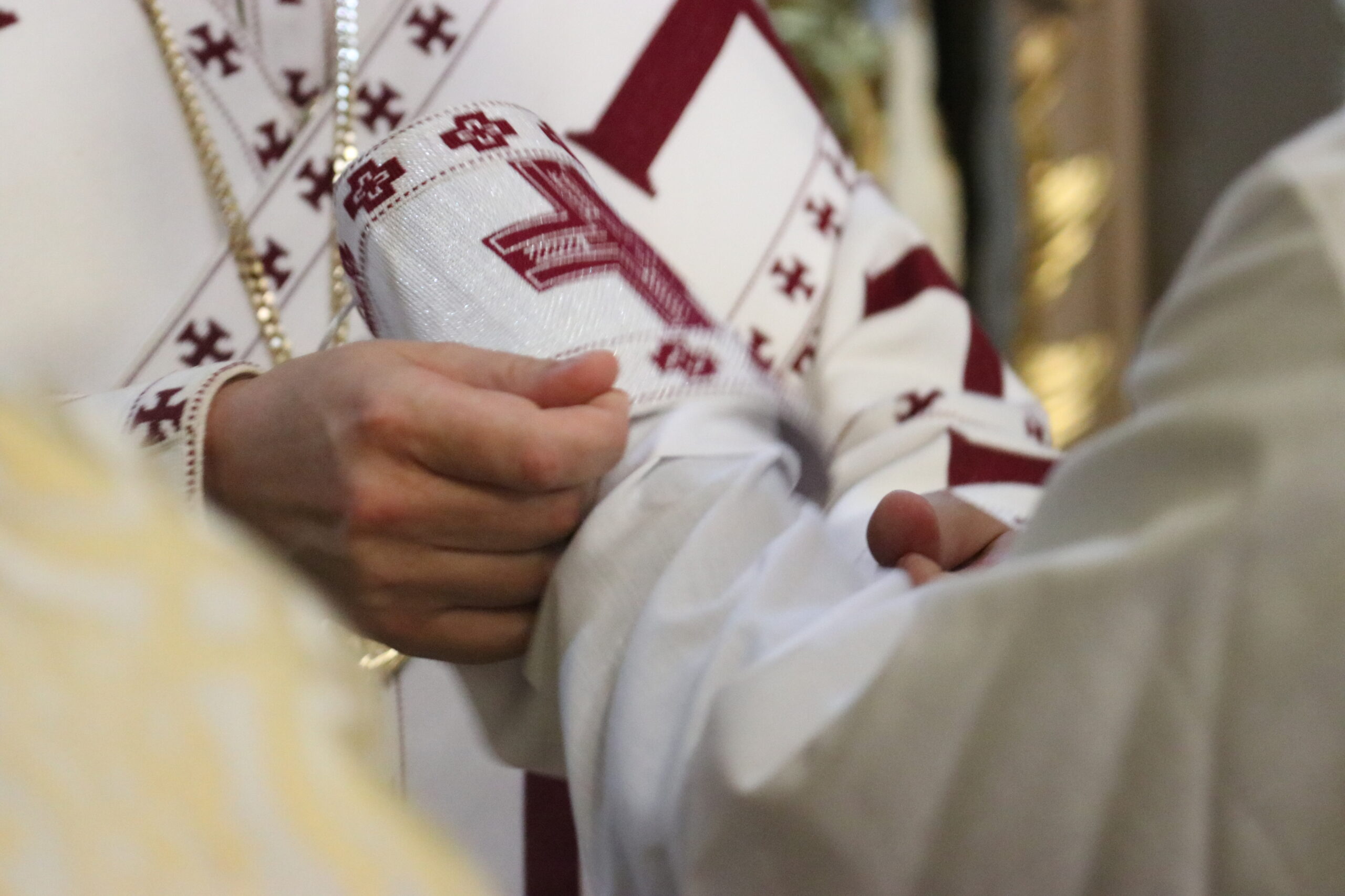 «Дорогий співбрате, прийми дар священства та вдало орудуй ним!» — Владика Володимир звершив священниче рукоположення диякона Юрія Тиса «Дорогий співбрате, прийми дар священства та вдало орудуй ним!» — Владика Володимир звершив священниче рукоположення диякона Юрія Тиса