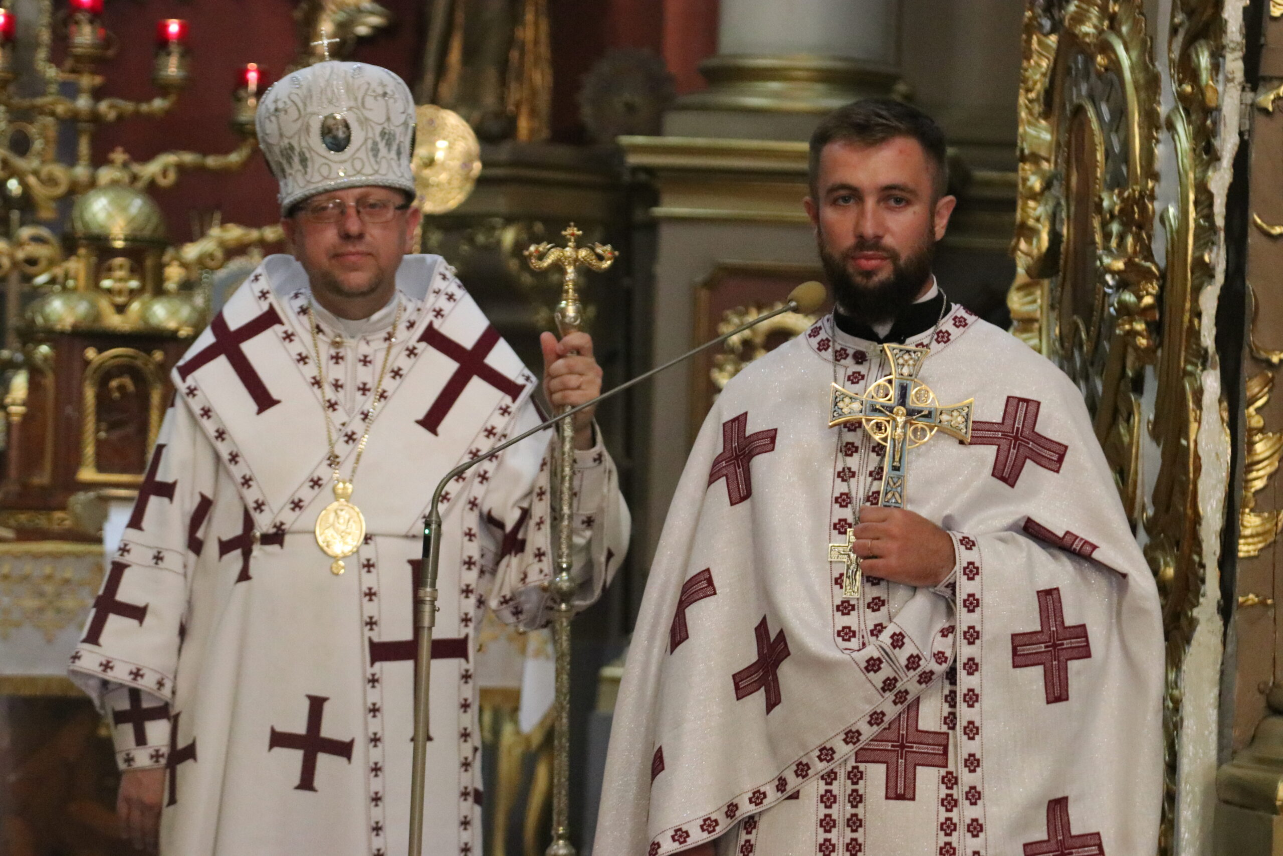 «Дорогий співбрате, прийми дар священства та вдало орудуй ним!» — Владика Володимир звершив священниче рукоположення диякона Юрія Тиса «Дорогий співбрате, прийми дар священства та вдало орудуй ним!» — Владика Володимир звершив священниче рукоположення диякона Юрія Тиса