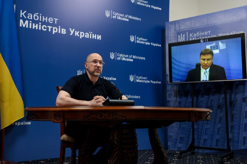 🇪🇺 Подякував Європейській комісії за всебічну підтримку в розмові з Виконавчим віцепрезидентом Валдісом Домбровскісом. 🇪🇺 Подякував Європейській комісії за всебічну підтримку в розмові з Виконавчим віцепрезидентом Валдісом Домбровскісом.