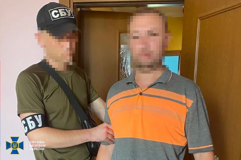 15 років ув’язнення загрожує мешканцю Херсонщини, який катував бранців у місцевій в’язниці. 15 років ув’язнення загрожує мешканцю Херсонщини, який катував бранців у місцевій в’язниці.