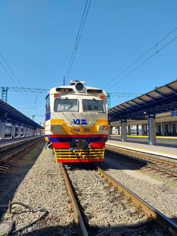 🚆Укрзалізниця випустила черговий капітально відновлений на власних потужностях залізниці інклюзивний електропоїзд - вже 32-й такий 🚆Укрзалізниця випустила черговий капітально відновлений на власних потужностях залізниці інклюзивний електропоїзд - вже 32-й такий