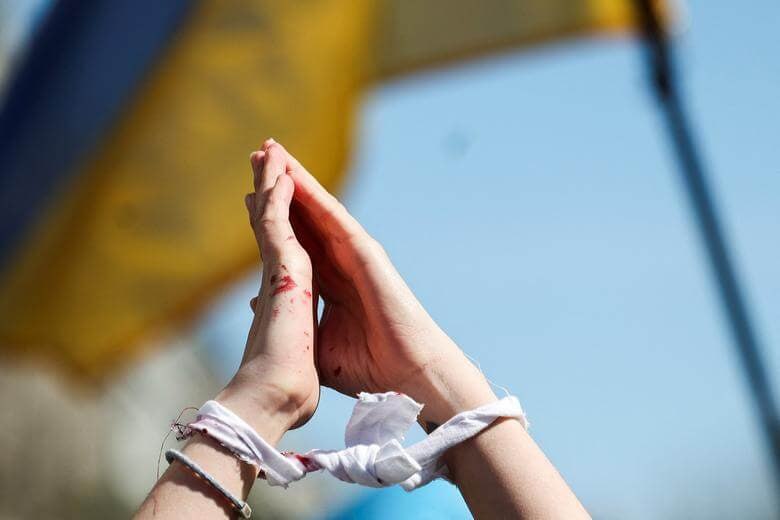 Тисячі українців вважаються зниклим безвісти, серед них цивільне населення й військовослужбовці з лінії фронту Тисячі українців вважаються зниклим безвісти, серед них цивільне населення й військовослужбовці з лінії фронту