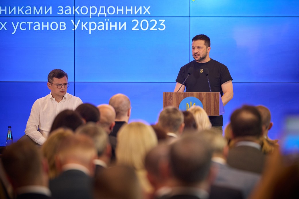 Кожна нова іноземна інвестиція в Україну – це плюс один крок до нашої перемоги – Володимир Зеленський Кожна нова іноземна інвестиція в Україну – це плюс один крок до нашої перемоги – Володимир Зеленський