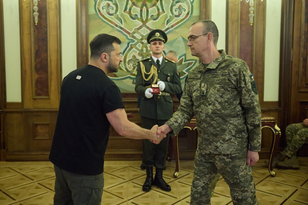 Кожна перемога над російськими окупантами містить успіх наших звʼязківців – Президент із нагоди Дня військ зв’язку Кожна перемога над російськими окупантами містить успіх наших звʼязківців – Президент із нагоди Дня військ зв’язку