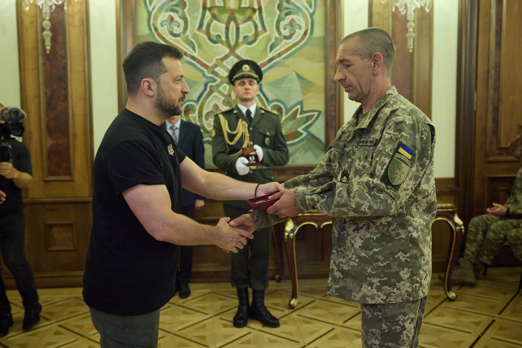 Кожна перемога над російськими окупантами містить успіх наших звʼязківців – Президент із нагоди Дня військ зв’язку Кожна перемога над російськими окупантами містить успіх наших звʼязківців – Президент із нагоди Дня військ зв’язку