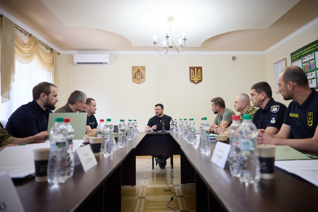 На Закарпатті Президент провів нараду щодо соціально-економічної та безпекової ситуації в регіоні На Закарпатті Президент провів нараду щодо соціально-економічної та безпекової ситуації в регіоні