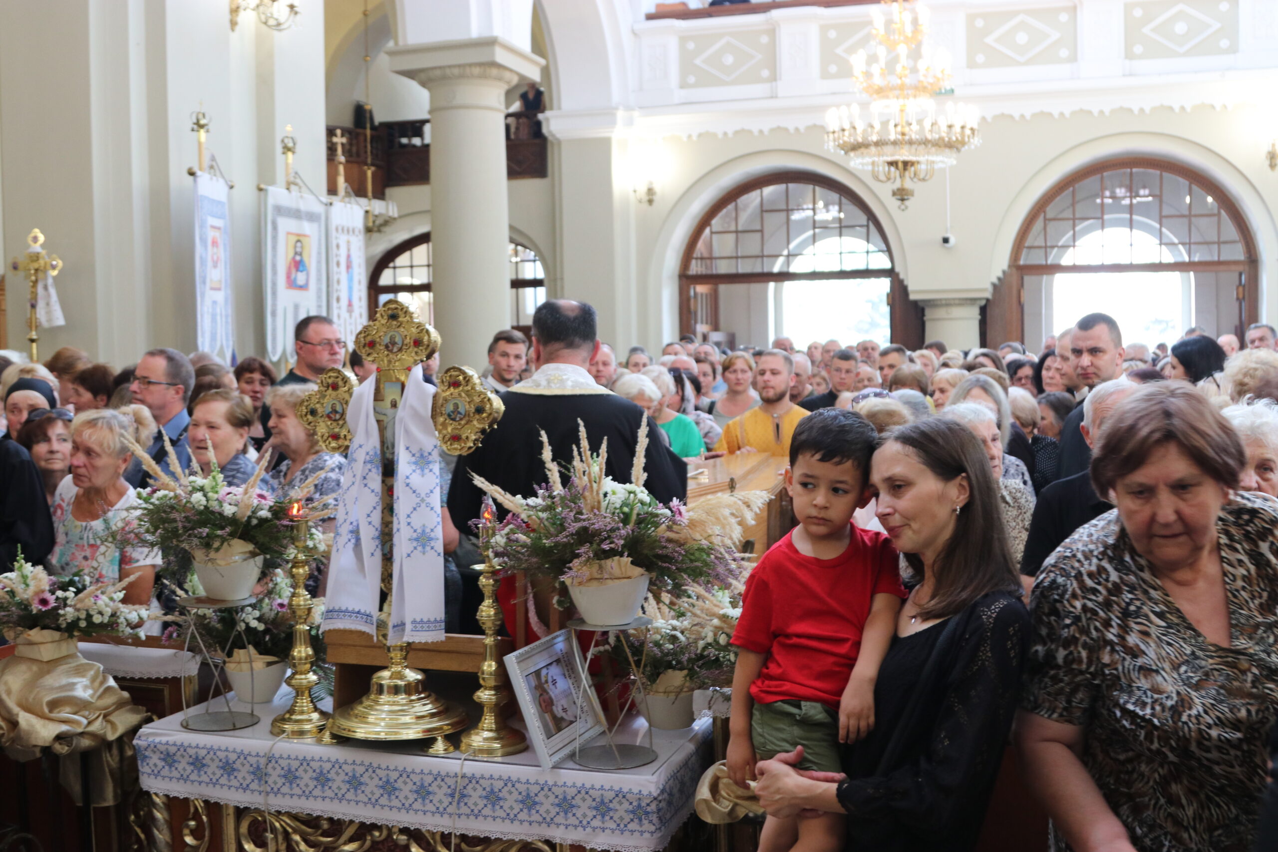«Отче Славо, заступайся і молися за всіх нас»: у Львові похоронили молодого священника редемпториста о. Ярослава Федуніва «Отче Славо, заступайся і молися за всіх нас»: у Львові похоронили молодого священника редемпториста о. Ярослава Федуніва
