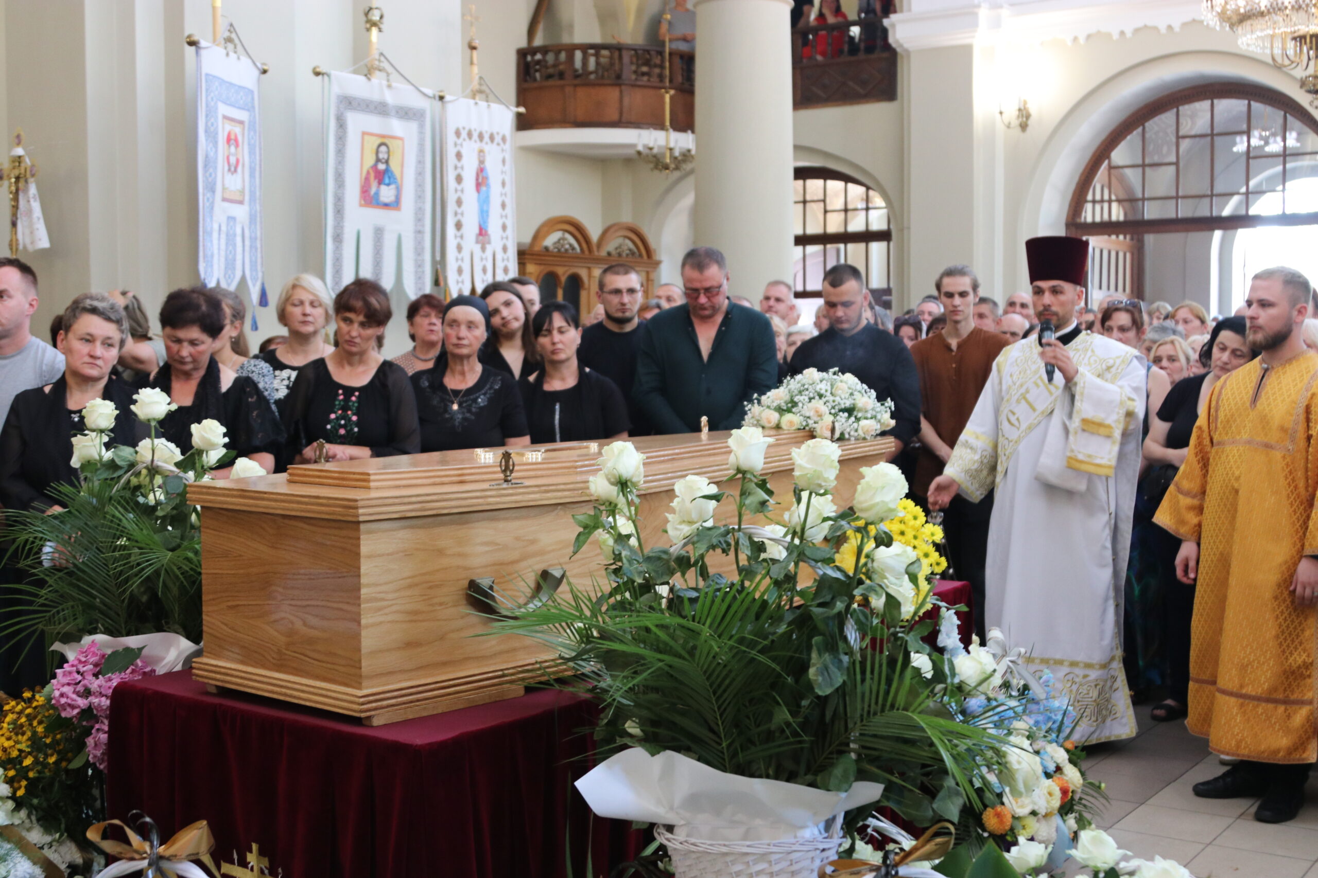 «Отче Славо, заступайся і молися за всіх нас»: у Львові похоронили молодого священника редемпториста о. Ярослава Федуніва «Отче Славо, заступайся і молися за всіх нас»: у Львові похоронили молодого священника редемпториста о. Ярослава Федуніва