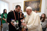 Папа Франциск вибачився перед українською молоддю за&nbsp;свою неспроможність вплинути на&nbsp;ситуацію в&nbsp;Україні 