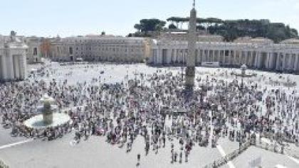 Папа: ми підносимося до неба, коли понижуємося, щоб служити ближнім Папа: ми підносимося до неба, коли понижуємося, щоб служити ближнім