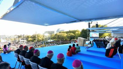 Папа: Нехай же ці дні стануть живим відлунням Божого покликання любові Папа: Нехай же ці дні стануть живим відлунням Божого покликання любові