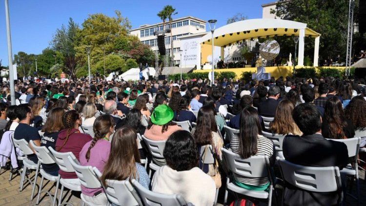 Папа університетській молоді: наважтеся замінити страхи мріями Папа університетській молоді: наважтеся замінити страхи мріями