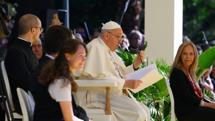 Папа університетській молоді: наважтеся замінити страхи мріями Папа університетській молоді: наважтеся замінити страхи мріями