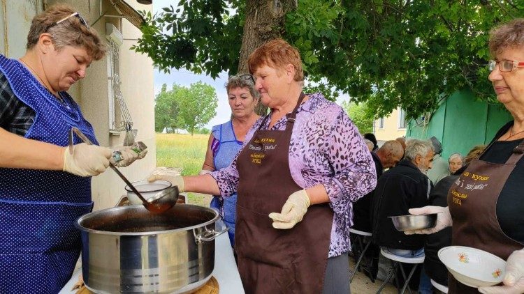 Парох з Берислава: страх не змогти допомогти сильніший від страху перед ракетами Парох з Берислава: страх не змогти допомогти сильніший від страху перед ракетами