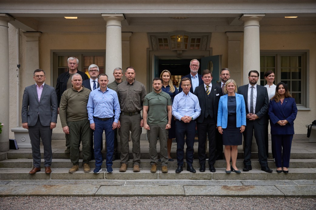 Президент України провів зустріч зі Спікером парламенту Швеції та лідерами парламентських партій Президент України провів зустріч зі Спікером парламенту Швеції та лідерами парламентських партій