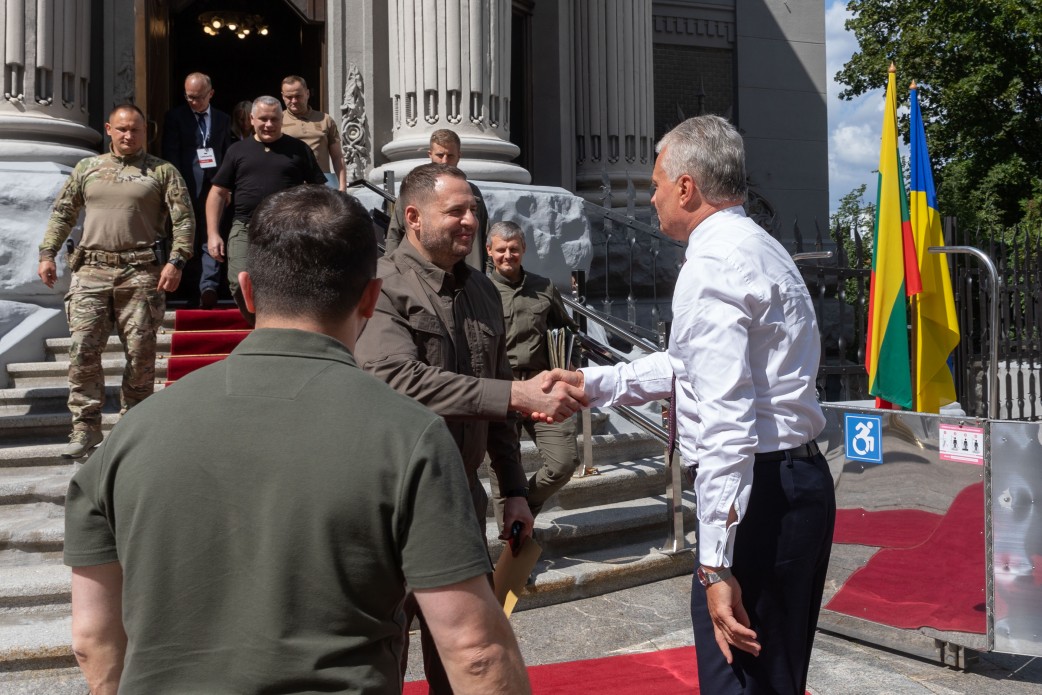 Президент зустрівся з Головою і членом Президії Боснії і Герцеговини Президент зустрівся з Головою і членом Президії Боснії і Герцеговини