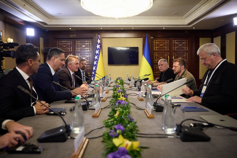 Президент зустрівся з Головою і членом Президії Боснії і Герцеговини Президент зустрівся з Головою і членом Президії Боснії і Герцеговини