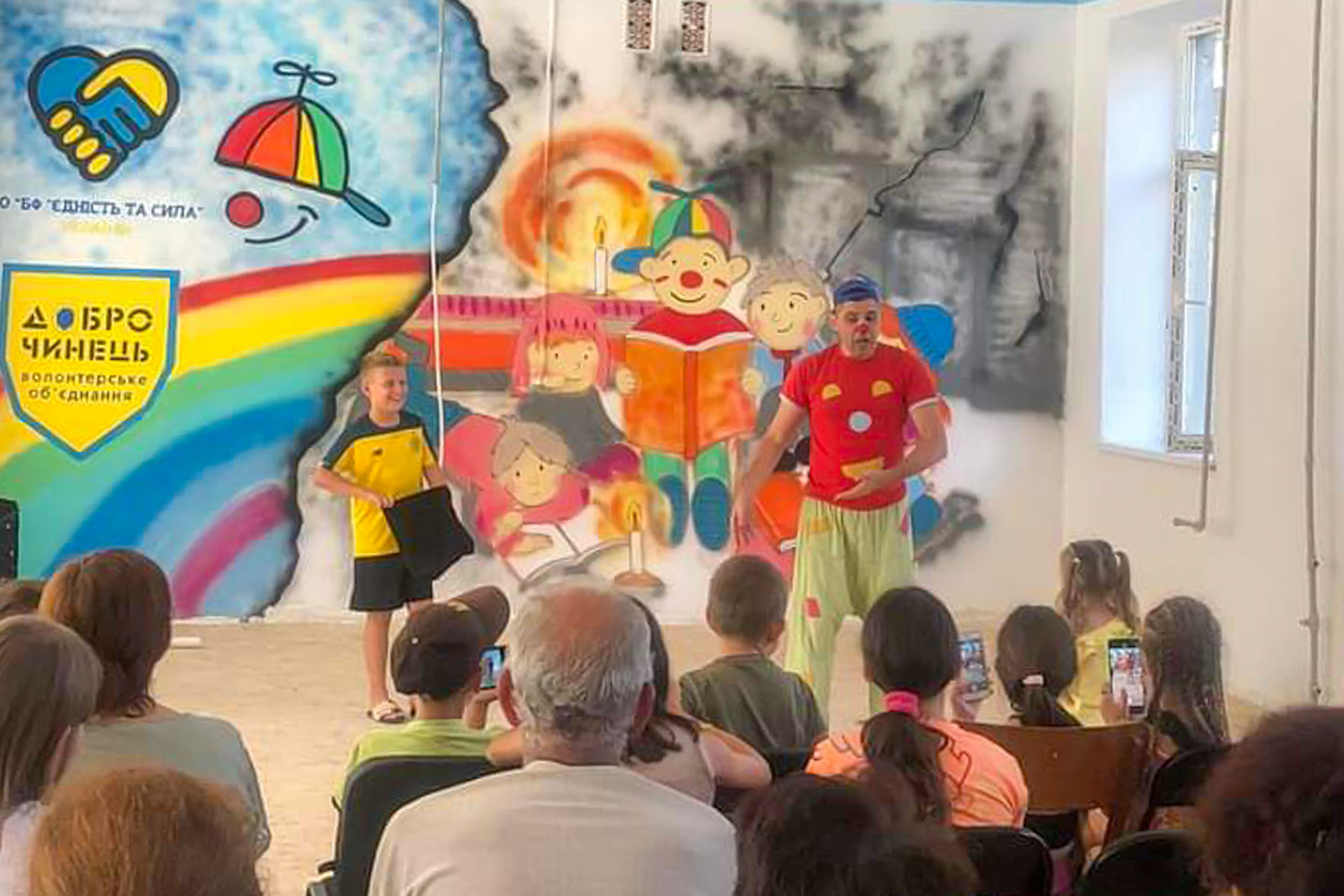 Стараннями благодійників та волонтерів УГКЦ в Ізюмі відкрили дитячу бібліотеку Стараннями благодійників та волонтерів УГКЦ в Ізюмі відкрили дитячу бібліотеку