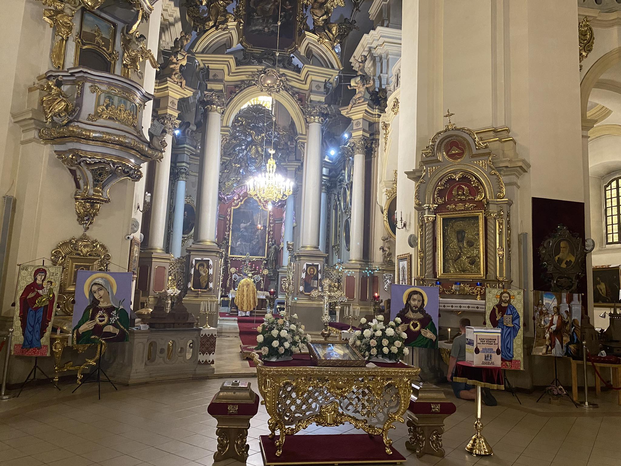 У перший понеділок серпня в соборі Юра молилися за медичних працівників та їх пацієнтів У перший понеділок серпня в соборі Юра молилися за медичних працівників та їх пацієнтів