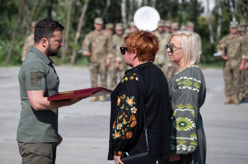 Україна може битися й жити, бо є воїни, які очищують наше небо від російського зла – Президент із нагоди Дня Повітряних сил ЗСУ Україна може битися й жити, бо є воїни, які очищують наше небо від російського зла – Президент із нагоди Дня Повітряних сил ЗСУ
