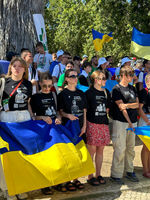 Українська молодь прийшла на&nbsp;Хресну дорогу з&nbsp;Папою у&nbsp;вбранні з&nbsp;портретами вбитих росією українських дітей