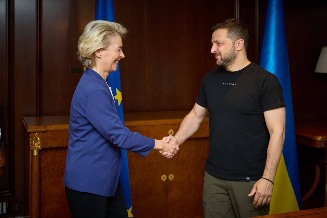 В Афінах Володимир Зеленський зустрівся з Президентом Європейської комісії В Афінах Володимир Зеленський зустрівся з Президентом Європейської комісії