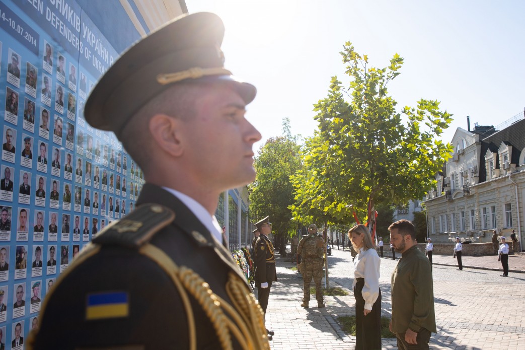 Володимир та Олена Зеленські взяли участь у «Молитві за Україну» Володимир та Олена Зеленські взяли участь у «Молитві за Україну»