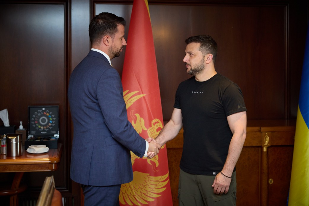 Володимир Зеленський зустрівся з Президентом Чорногорії в Афінах Володимир Зеленський зустрівся з Президентом Чорногорії в Афінах