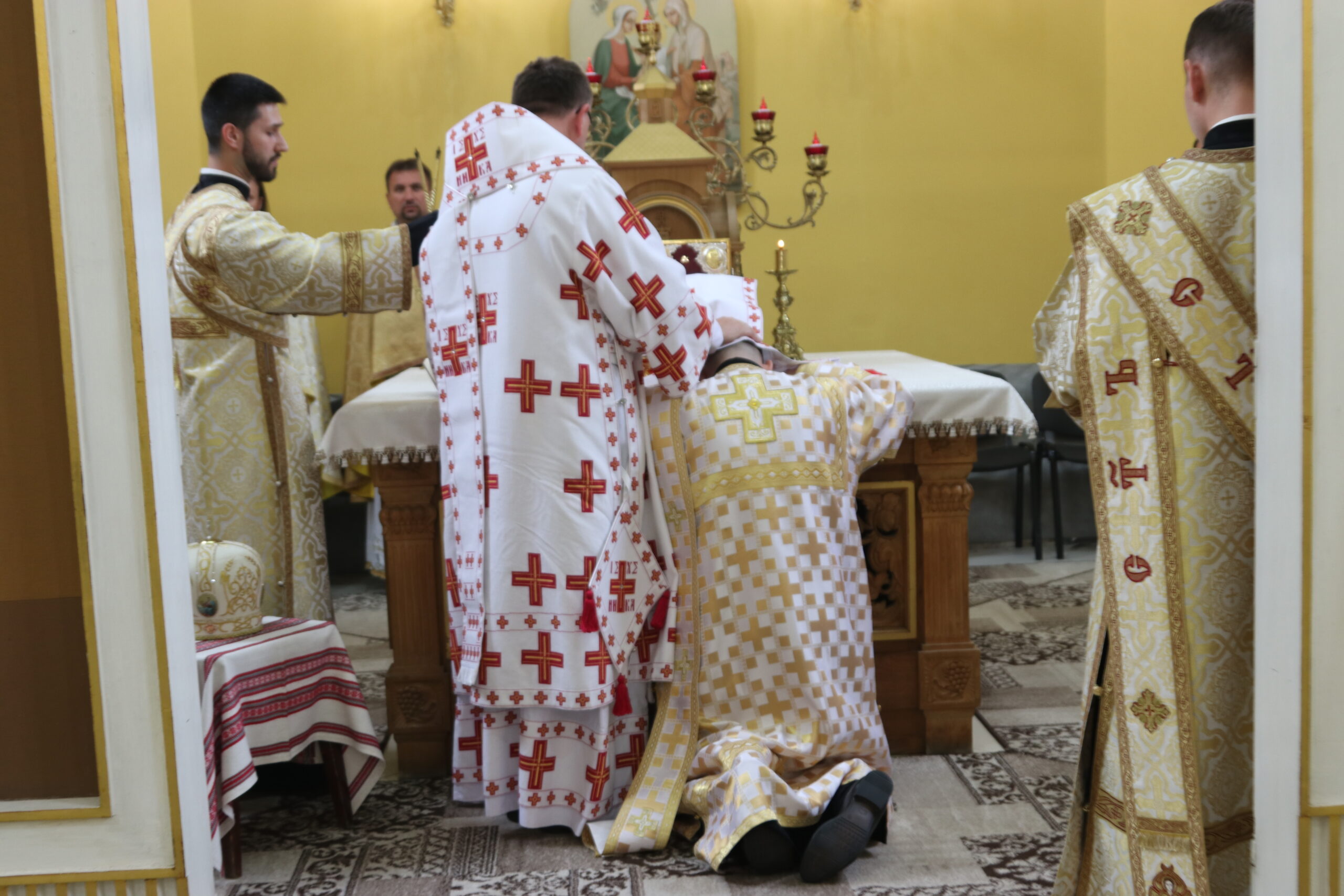 «Заінвестуймо ціле наше життя в добру справу», – владика Володимир звершив священниче рукоположення диякона Богдана Романова «Заінвестуймо ціле наше життя в добру справу», – владика Володимир звершив священниче рукоположення диякона Богдана Романова