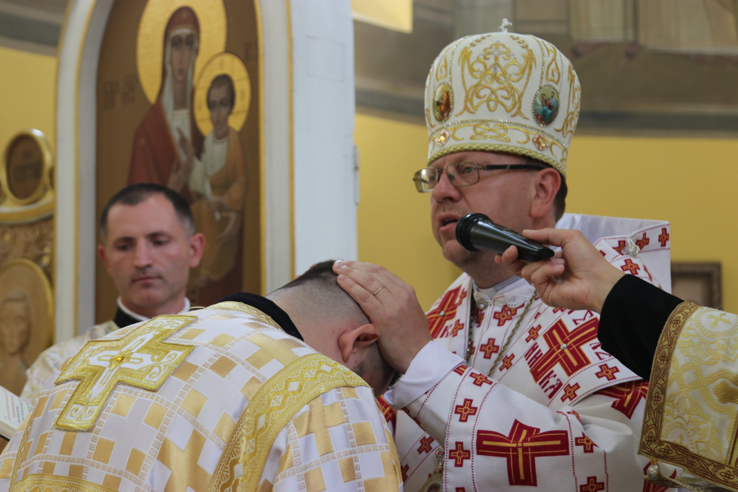 «Заінвестуймо ціле наше життя в добру справу», – владика Володимир звершив священниче рукоположення диякона Богдана Романова «Заінвестуймо ціле наше життя в добру справу», – владика Володимир звершив священниче рукоположення диякона Богдана Романова