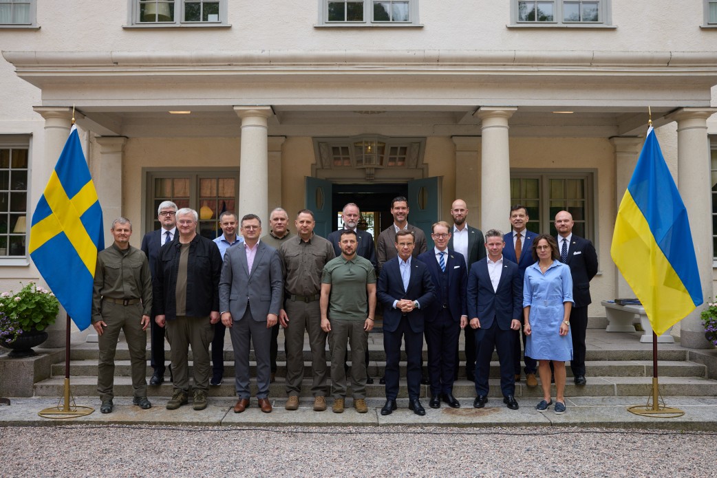 Заява про наміри між Президентом України та Прем'єр-міністром Швеції про посилене співробітництво щодо платформи CV90 Заява про наміри між Президентом України та Прем'єр-міністром Швеції про посилене співробітництво щодо платформи CV90