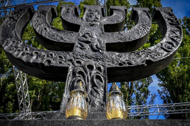 82 роки тому стався один з наймоторошніших злочинів в історії людства. На околицях Києва 82 роки тому стався один з наймоторошніших злочинів в історії людства. На околицях Києва