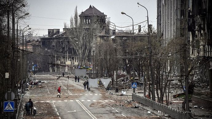 🎥«IMAGINE: WAR»: відеощоденник 17-річний маріупольця знятий під час блокади міста
Влад П’ятін-Пономаренко прожив в блокадному Маріуполі 75 днів 🎥«IMAGINE: WAR»: відеощоденник 17-річний маріупольця знятий під час блокади міста
Влад П’ятін-Пономаренко прожив в блокадному Маріуполі 75 днів