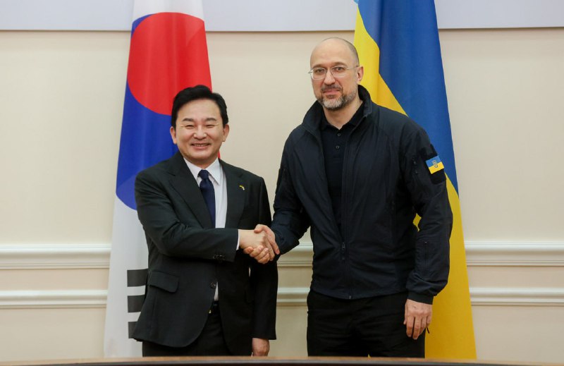 🇰🇷 Важливий візит в Україну корейської делегації на чолі з Міністром земельних ресурсів, інфраструктури й транспорту Вон Хі Рьоном. 🇰🇷 Важливий візит в Україну корейської делегації на чолі з Міністром земельних ресурсів, інфраструктури й транспорту Вон Хі Рьоном.