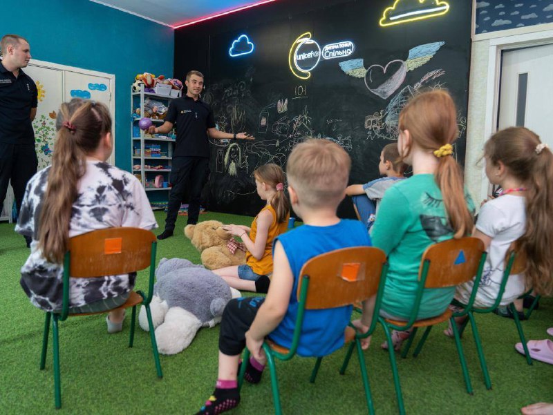 Кожна дитина має відчувати себе у безпеці: спільно з UNICEF піклуємося про це! 🤗 Кожна дитина має відчувати себе у безпеці: спільно з UNICEF піклуємося про це! 🤗