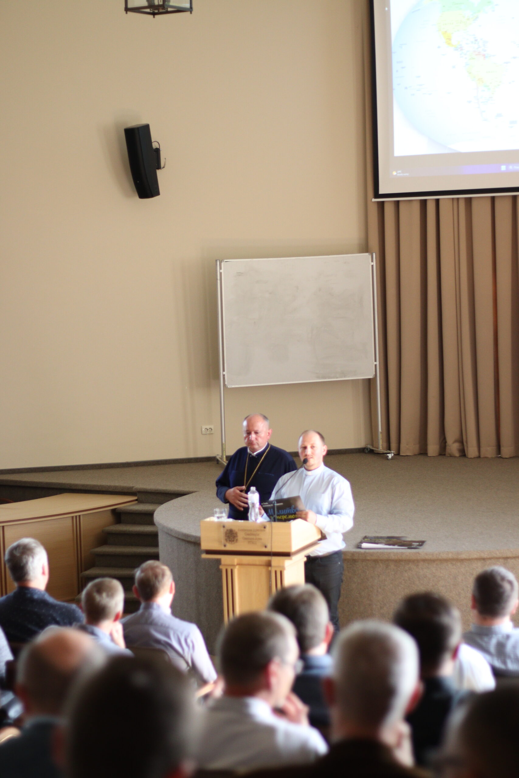 Для священників Львівської Архиєпархії УГКЦ відбулася реколекційна зустріч «Сучасна російсько-українська війна в широкому геополітичному контексті» Для священників Львівської Архиєпархії УГКЦ відбулася реколекційна зустріч «Сучасна російсько-українська війна в широкому геополітичному контексті»