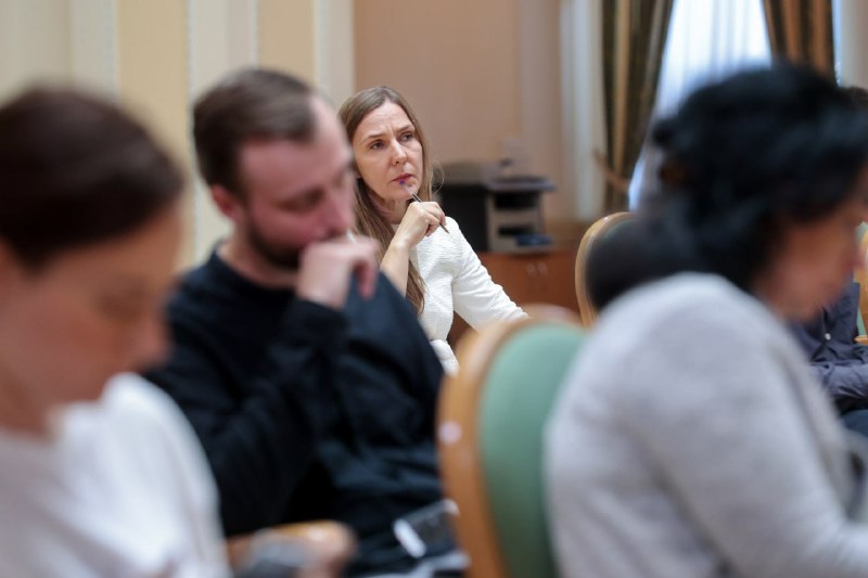 Під час пресконференції акцентував увагу на головних напрямках роботи Уряду.
➡️ Безпека, оборона та зброя Під час пресконференції акцентував увагу на головних напрямках роботи Уряду.
➡️ Безпека, оборона та зброя
