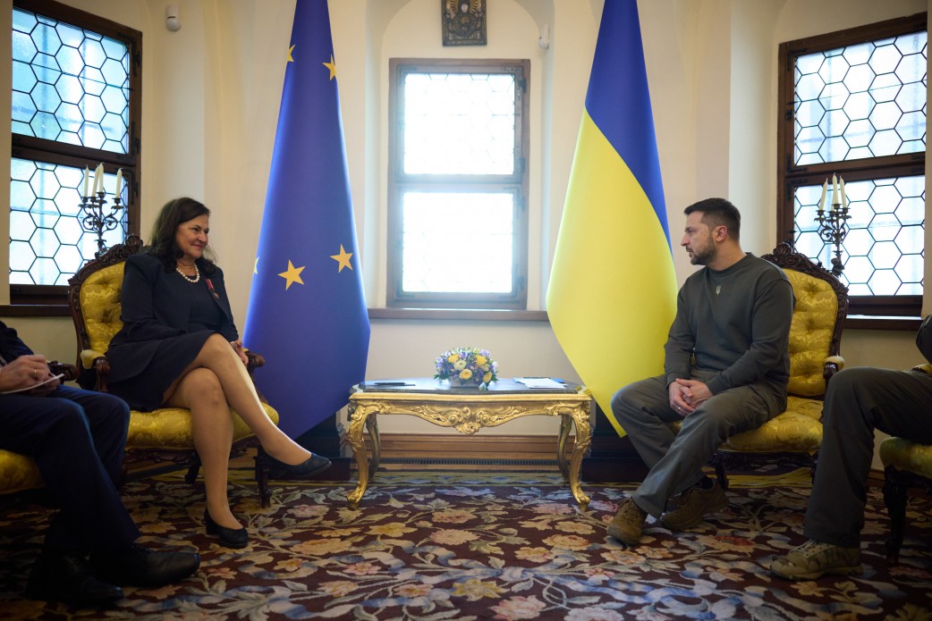 Глава держави прийняв вірчі грамоти від нових послів Естонії, Словенії, Угорщини та ЄС Глава держави прийняв вірчі грамоти від нових послів Естонії, Словенії, Угорщини та ЄС