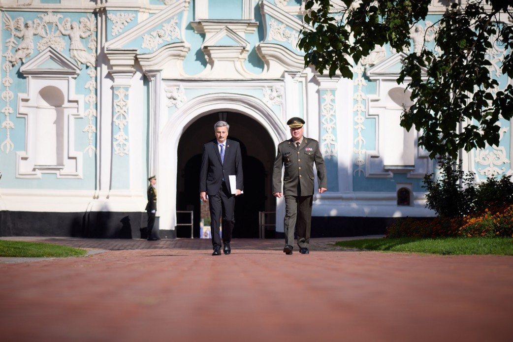 Глава держави прийняв вірчі грамоти від нових послів Естонії, Словенії, Угорщини та ЄС Глава держави прийняв вірчі грамоти від нових послів Естонії, Словенії, Угорщини та ЄС