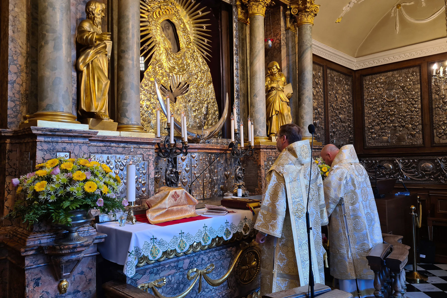 Глава УГКЦ біля Остробрамської ікони Богородиці: &laquo;Так важливо сьогодні на&nbsp;цьому місці молитися за&nbsp;перемогу України&raquo;