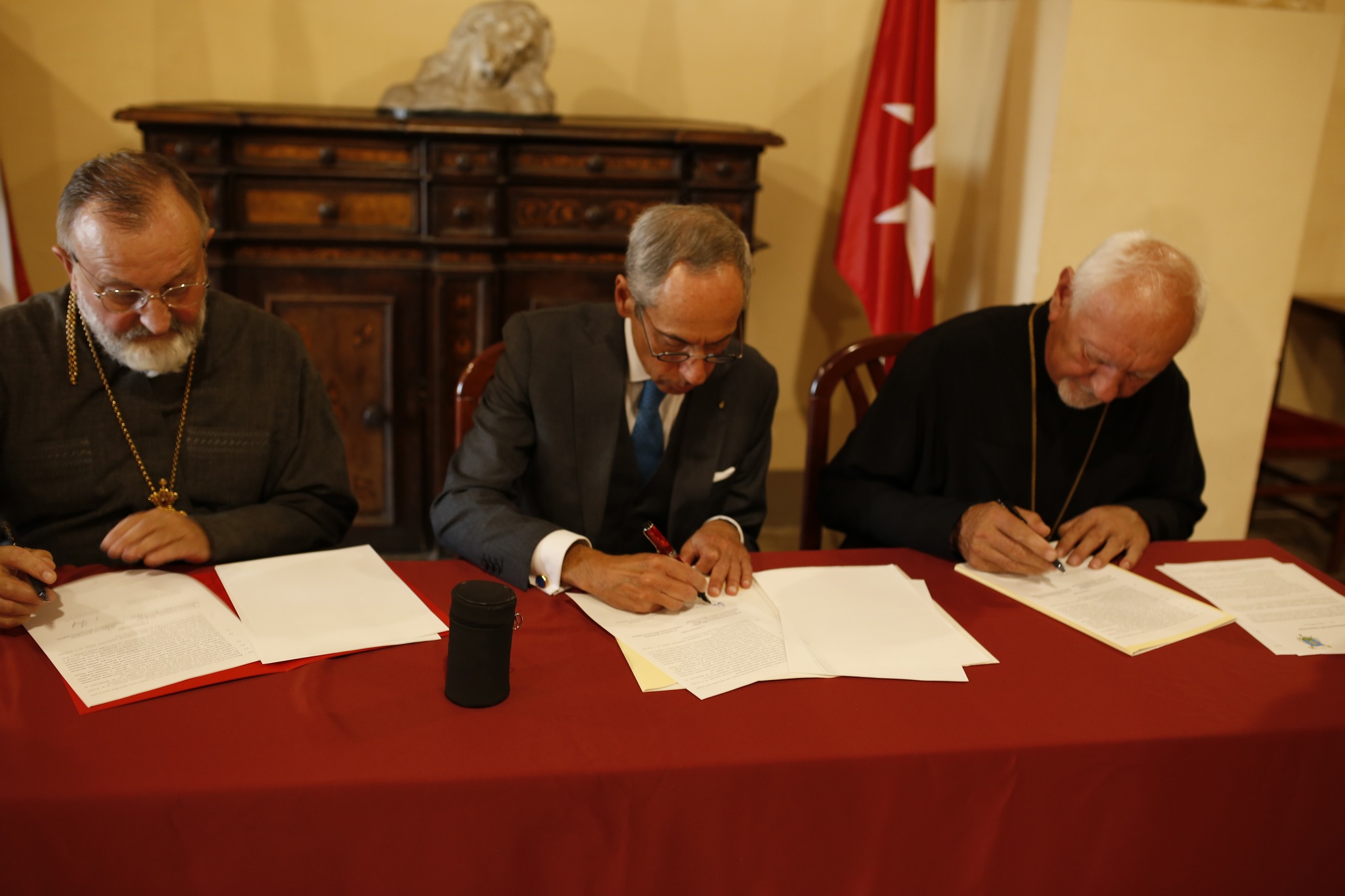 Меморандуми про співпрацю між Посольством і Львівською та Івано-Франківською Архиєпархіями Української греко-католицької Церкви Меморандуми про співпрацю між Посольством і Львівською та Івано-Франківською Архиєпархіями Української греко-католицької Церкви