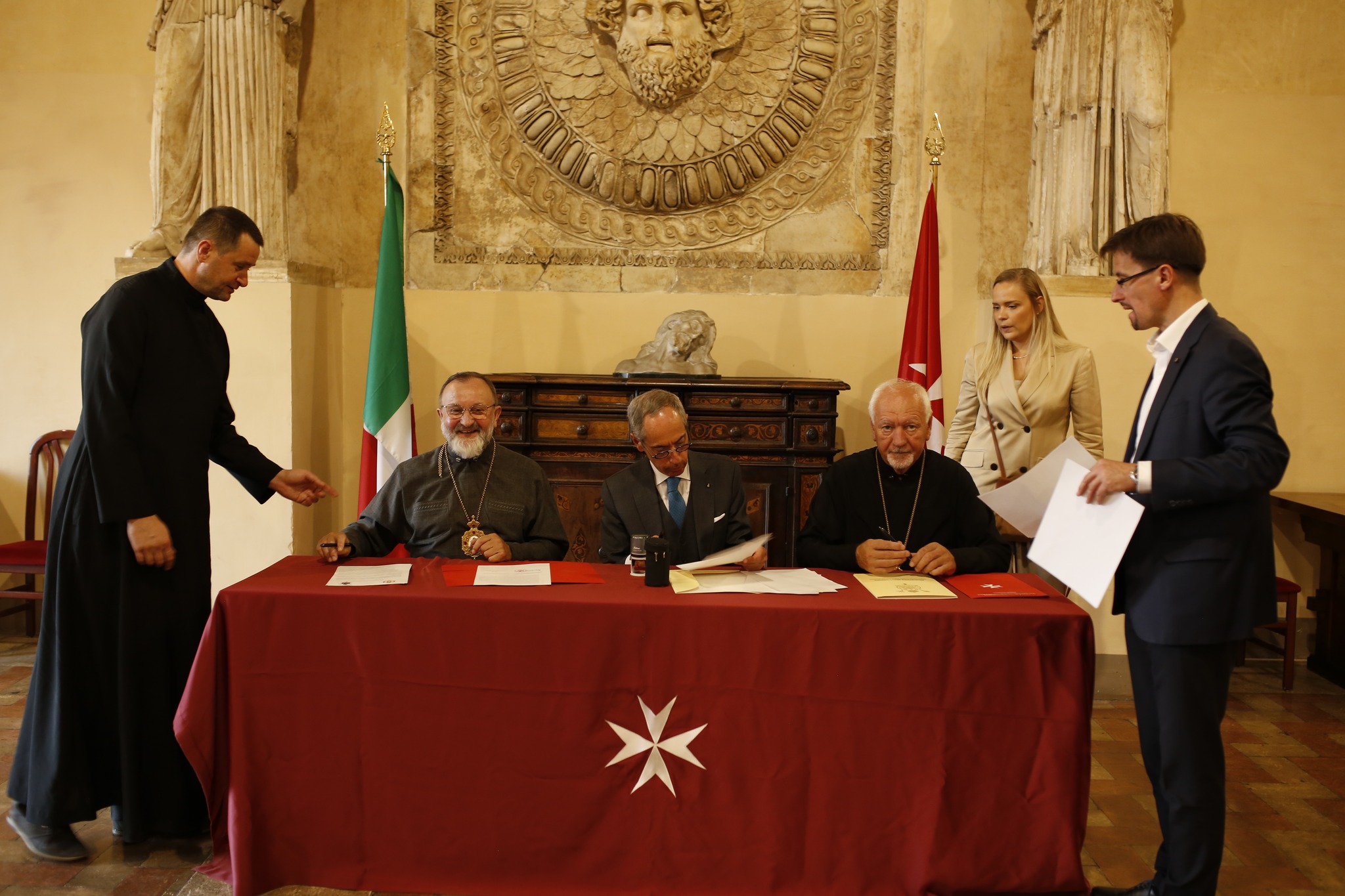 Меморандуми про співпрацю між Посольством і Львівською та Івано-Франківською Архиєпархіями Української греко-католицької Церкви Меморандуми про співпрацю між Посольством і Львівською та Івано-Франківською Архиєпархіями Української греко-католицької Церкви