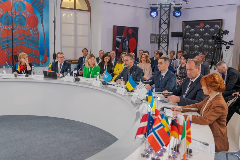 На третьому Саміті перших леді та джентльменів укладено 25 меморандумів про медичне партнерство між лікувальними закладами України та інших країн світу На третьому Саміті перших леді та джентльменів укладено 25 меморандумів про медичне партнерство між лікувальними закладами України та інших країн світу